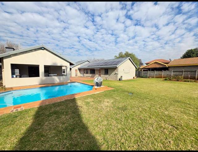 3 BEDROOM HOUSE FOR SALE IN GOLF PARK